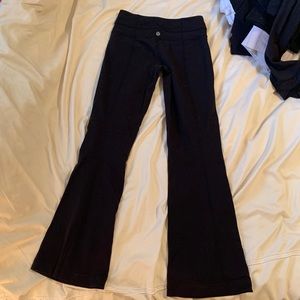 Lululemon yoga pants size 2